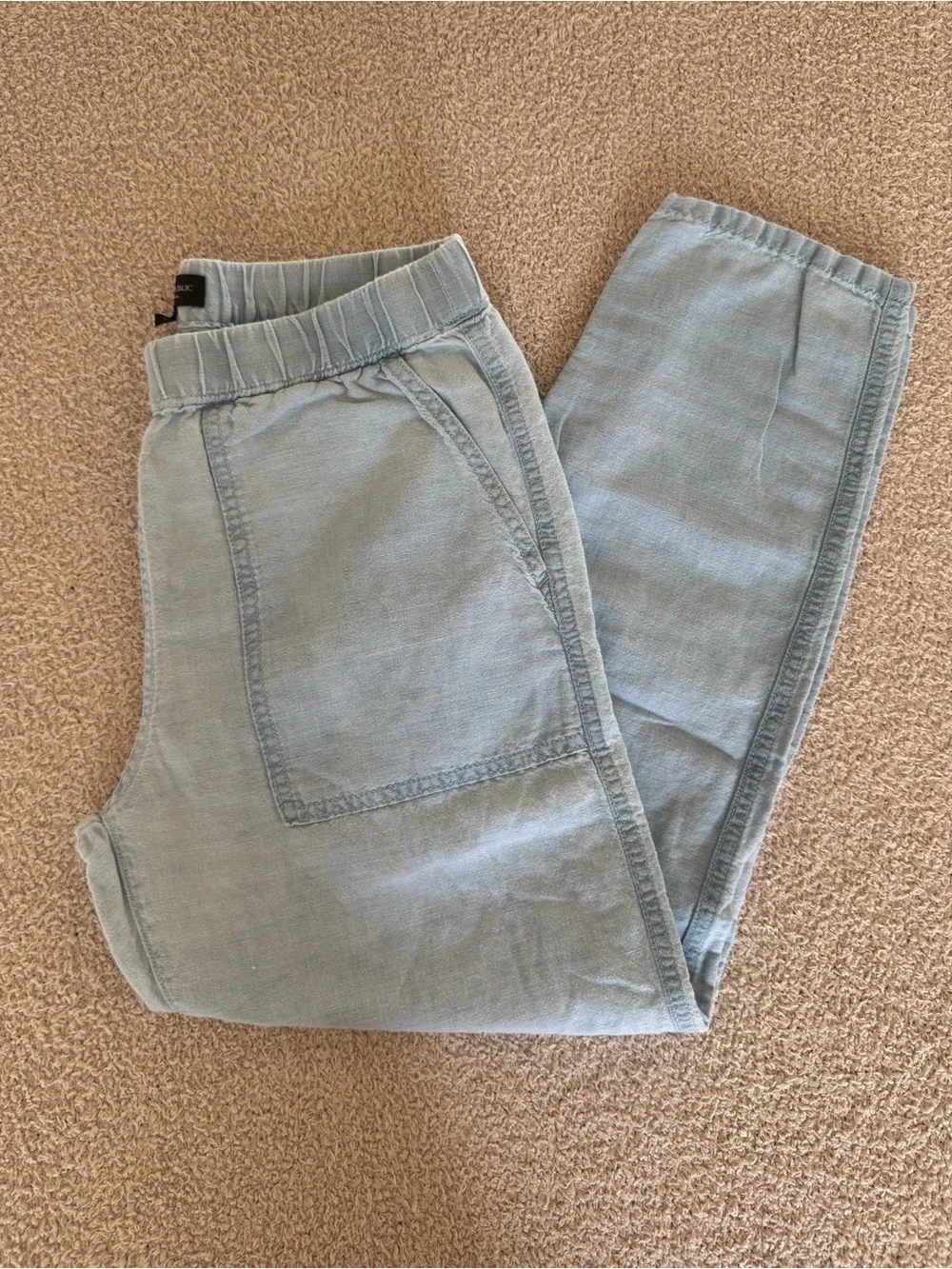 ☁️ Effortless Comfort: Banana Republic Linen-Blend Pants 🌊